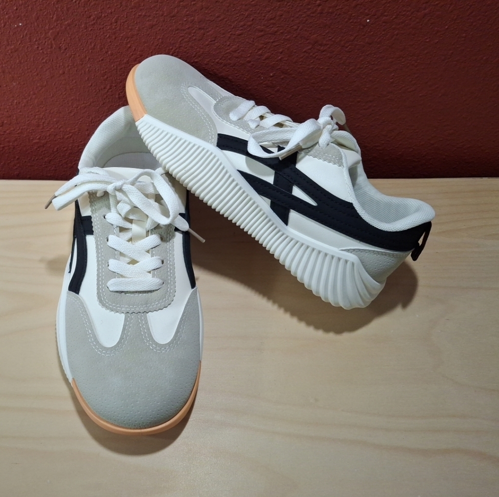 De Florance DF  Sneakers Women 7 Retro Style Beige & Black Italy Wide Toe Box